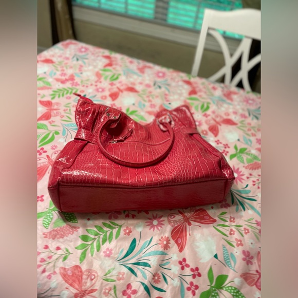 Cato pink faux croc embossed tote bag NWT zip close 11x14 in silver chain - Picture 3 of 7